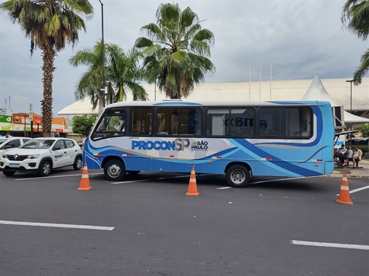 Uma equipe do Procon permanecerá durante todo o dia na Concha Acústica para orientar consumidores obre a “Black Friday” (Foto: Procon)