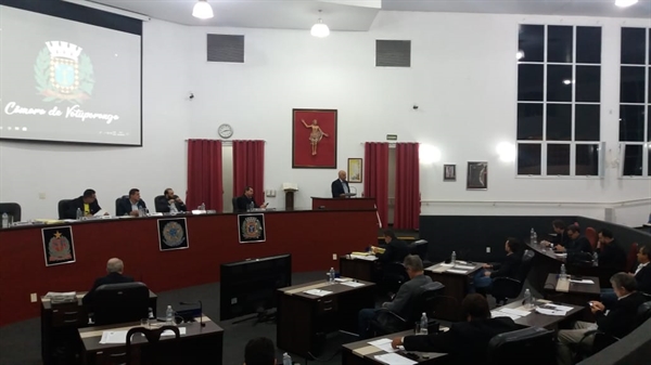 A sessão desta segunda da Câmara Municipal de Votuporanga terminou às 21h20 (Foto: A Cidade)