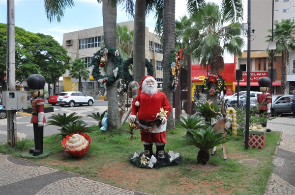 O comércio estará aberto em horário especial, hoje das 9h às 18h e amanhã, as lojas estarão abertas das 9h às 15h (Foto: Divulgação/Prefeitura de Votuporanga)