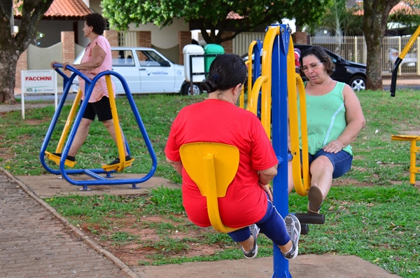 Academias ao ar livre: horário de verão atrai mais adeptos