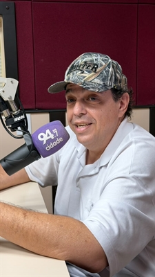 O candidato a deputado federal Dalbert Mega (PP) esteve ontem nos estúdios da rádio Cidade FM  Foto: A Cidade