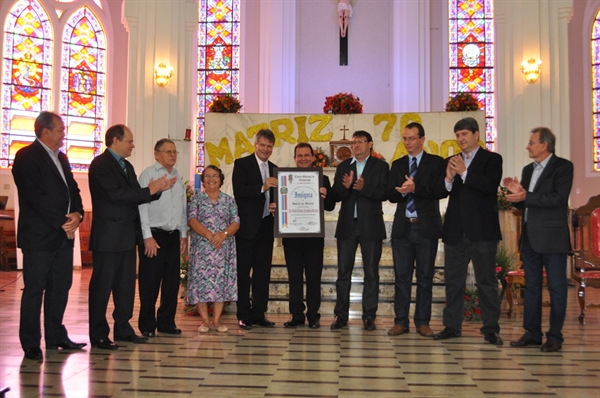 Câmara homenageia padre Gilmar Margotto