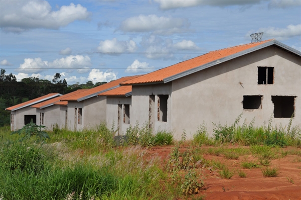 Casas do São Cosme ficam para junho de 2015