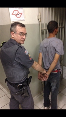 Acusado de furtar celular em escritório é preso pela PM