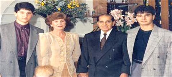O ex-prefeito Juninho Marão, a matriarca da família Neyde Tonanni Marão, Nasser Marão e Carlinhos Marão (Foto: Divulgação) 