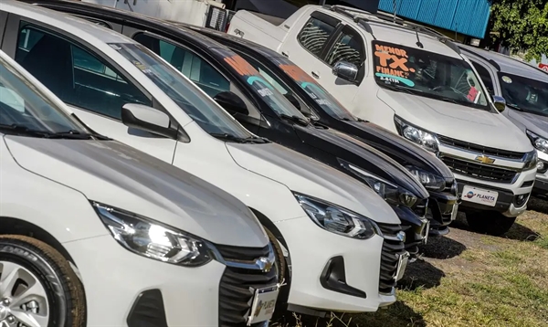 Golpista conseguiu enganar os funcionários de uma garagem de veículos de Votuporanga e saiu com um carro sem pagar (Foto: Agência Brasil)