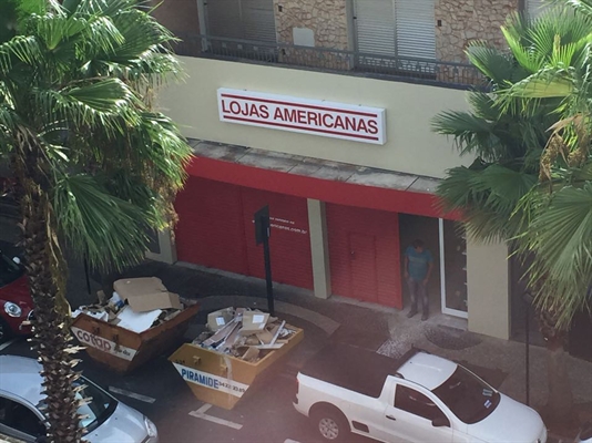 Localizada na rua Amazonas, as Lojas Americanas acertam últimos detalhes para inauguração (Foto: Colaboração/Carol Fernandes) 