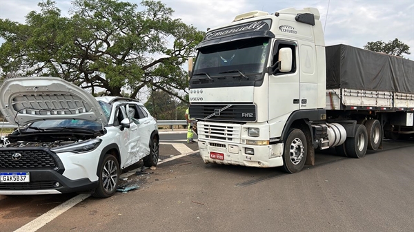 Duas pessoas ficaram feridas (Foto: A Cidade)