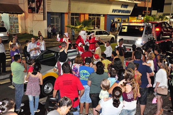 Decoração natalina será inaugurada no domingo