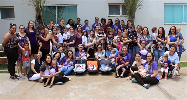 No Dia Mundial da Prematuridade, dia 17 de novembro, a equipe da unidade reuniu ex-pacientes e familiares, celebrando a vida e a saúde destes guerreiros (Foto: Divulgação/Santa Casa)
