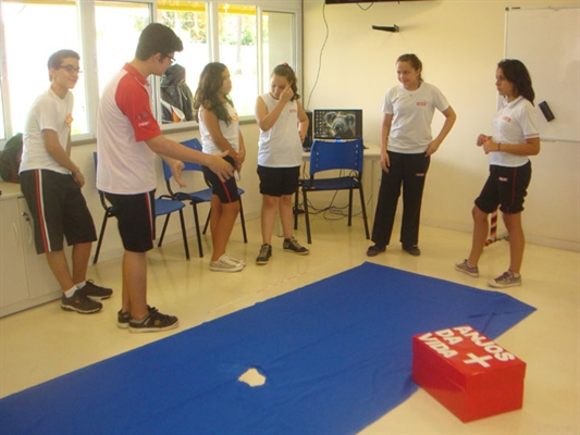 Escola Sesi em torneio de robótica