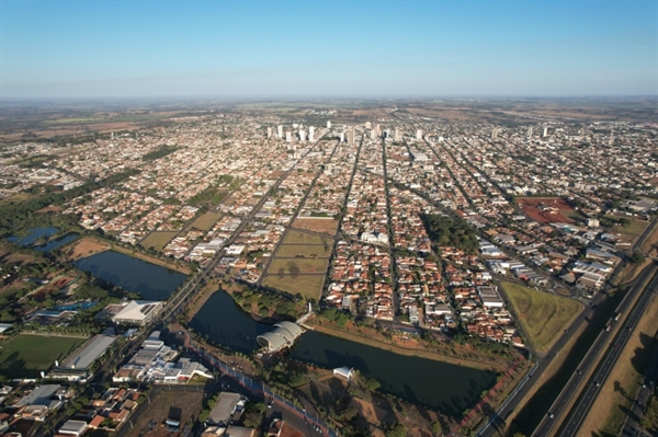 Estabelecimentos funcionam em horário diferenciado hoje em Votuporanga (Foto: Prefeitura de Votuporanga)