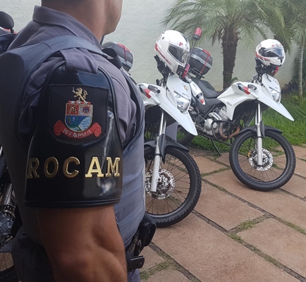 O flagrante foi realizado durante patrulhamento da ROCAM pela Zona Sul de Votuporanga  (Foto: Divulgação/Polícia Militar)