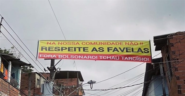 Uma faixa foi apreendida pela Polícia Militar, na zona Sul, na madrugada do sábado (29), após uma autorização da Justiça (Foto: Reprodução)