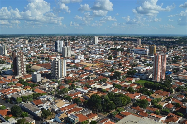 O episódio levanta discussões sobre possíveis coerções no ambiente profissional e os limites éticos e legais entre as preferências políticas do empregador e as garantias dos empregados   Foto: Prefeitura de Fernandópolis