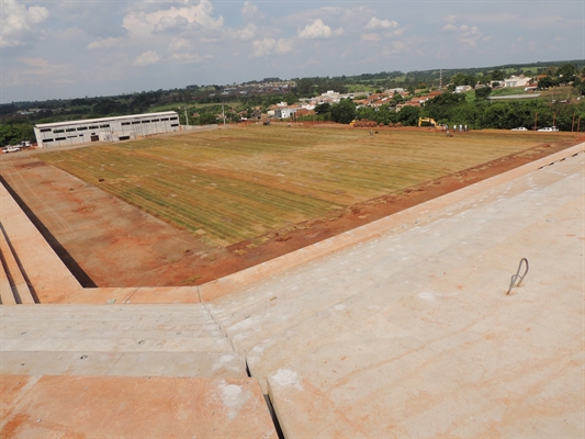 Gramado já toma conta do novo estádio