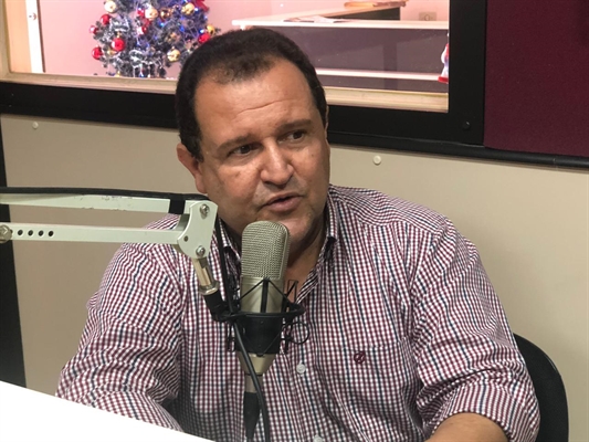 O padre Gilmar Margotto, da Catedral Nossa Senhora Aparecida, esteve na Cidade FM e falou sobre o Natal (Foto: Fábio Ferreira/A Cidade)