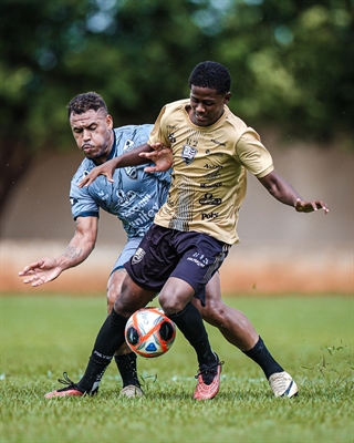 CAV vence o sub-20 em jogo-treino (Foto: Pedro Zacchi