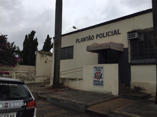 A ocorrência foi registrada no Plantão Policial de Votuporanga durante a noite de ontem (Foto: A  Cidade)