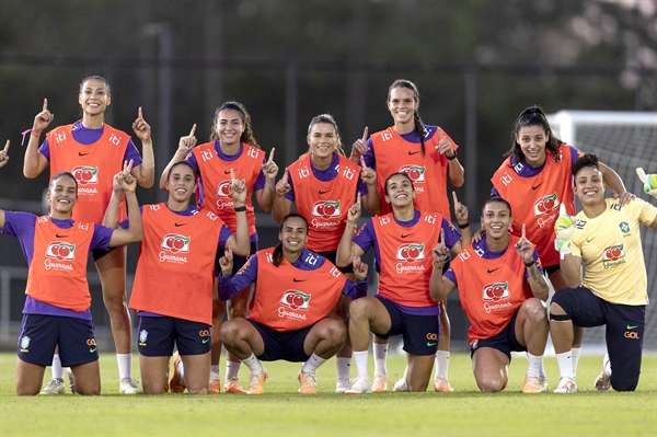 Seleção Feminina em treinamento para a Copa do Mundo; estreia será segunda-feira (24) (Foto: Thais Magalhães/CBF)