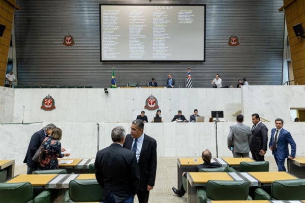 Governo estima uma economia de R$ 10 milhões por mês para os cofres públicos (Foto: Rodrigo Romeo / Alesp)