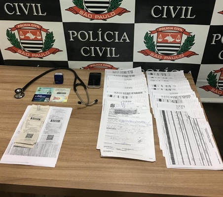 Material apreendido com o falso médico em Fernandópolis — Foto: Divulgação