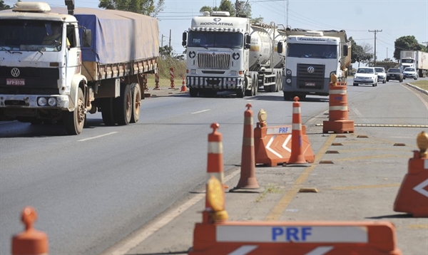 De acordo com a Artesp, a orientação para evitar congestionamentos é de que os motoristas evitem os horários de maior movimento (Foto: Marcelo Camargo)