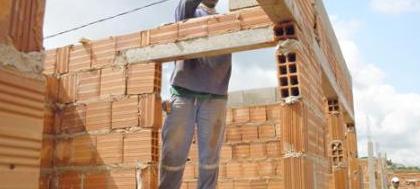 Vereador sugere escolha das famílias para as casas 