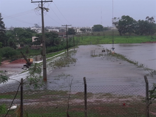 A última vez em que alerta do tipo foi emitido a cidade foi atingida por um temporal que transbordou a Represa e causou estragos (Foto: A Cidade)