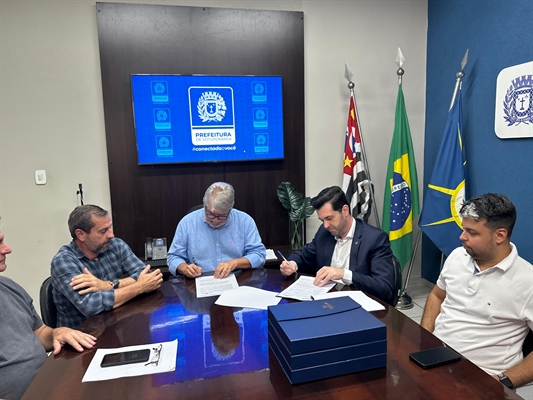 Termo formaliza a união das duas instituições em prol da segurança da sociedade por meio do exercício profissional (Foto: Prefeitura de Votuporanga)