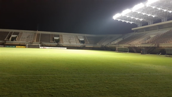 Está programada para às 9h a abertura das propostas das empresas interessadas em concluir a iluminação da Arena Plínio Marin (Foto: A Cidade)