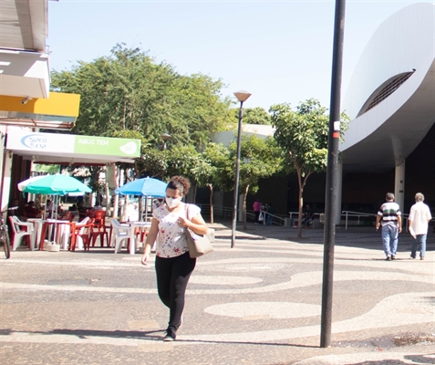 Depois de oito meses da “queda” das máscaras, equipamento de proteção volta a ser recomendado em Votuporanga (Foto: A Cidade)