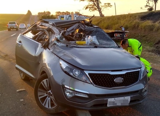 Mulher de 59 anos morre em acidente na Washington Luiz em Catiguá — Foto: Divulgação/Web TV S.A