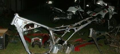Polícia Militar acaba com desmanche de motos