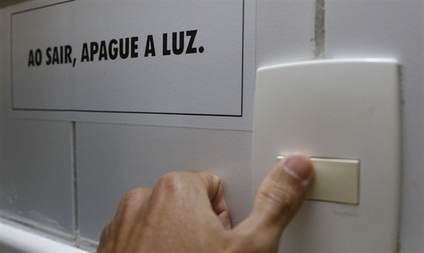 Houve redução média de 5,64% nas tarifas para os clientes da distribuidora em Votuporanga e região (Foto: Fernando Frazão/Agência Brasil)