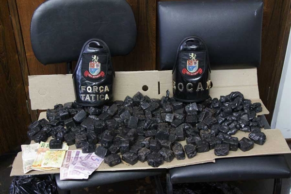 Rocam e Força Tática apreendem 3,6 quilos de maconha