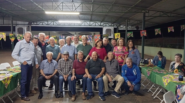 Membros da Associação Ítalo/Brasileira de Votuporanga reelegeram Bernadete Bernadelli para mais um mandato na entidade (Foto: Arquivo Pessoal)