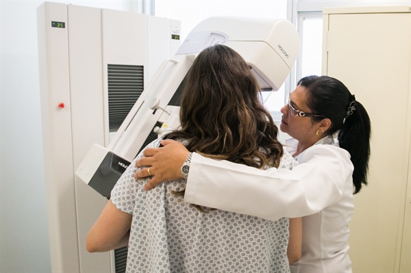 O direito assegurado pela lei vale tanto para estabelecimentos médicos públicos quanto privados (Foto: Divulgação)