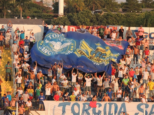 Fefecê assina convênio para melhorias no estádio