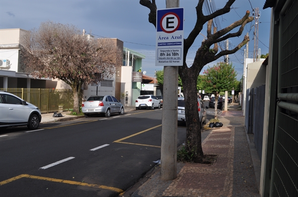 Área residencial com cobrança de Área Azul gerou polêmica e será revista pelo próximo governo (Foto: A Cidade)