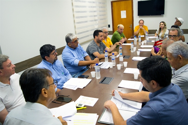 Síndicos de diversos condomínios de Votuporanga participaram da audiência pública com vereadores e representantes da Saev  (Foto: Assessoria) 