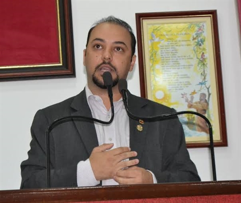 O vereador Rodrigo Beleza falou sobre o assunto na tribuna (Foto: Reprodução)