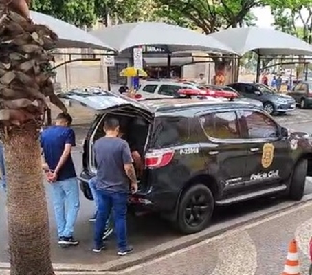 Golpistas flagrados aplicando golpe em idosa dentro do Banco do Brasil de Votuporanga foram condenados pela Justiça (Foto: Divulgação)