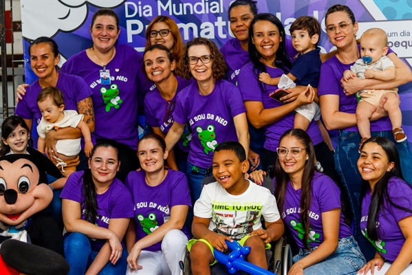 O Novembro Roxo é o mês dedicado à conscientização da prematuridade   É na UTI Neonatal da Santa Casa de Votuporanga que os bebês prematuros do noroeste paulista passam suas primeiras semanas ou meses de vida  (Foto: Santa Casa)