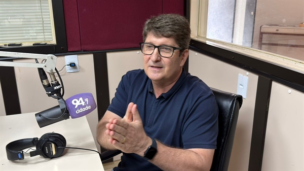 O ex-prefeito Júnior Marão esteve ontem nos estúdios da Cidade FM   Foto: A Cidade