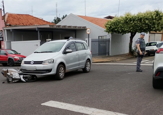 Colisão ocorreu por volta das 9h10 da manhã desta terça-feira