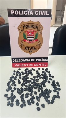 A ação policial resultou na prisão do suspeito no exato momento em que ele estava em posse de 176 porções (Foto: Divulgação)