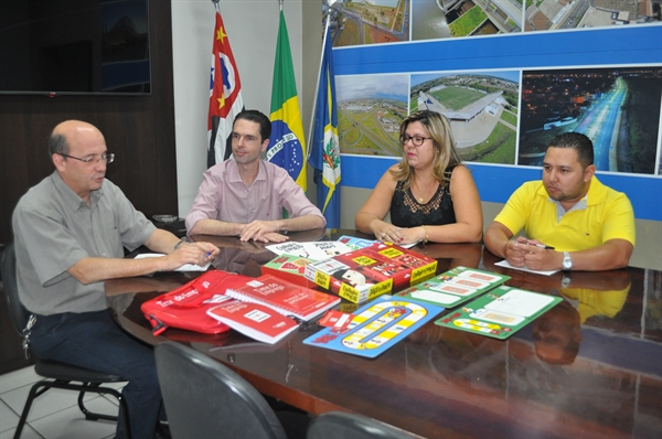 O anúncio foi feito ontem pelo prefeito João Dado e o secretário Rolandinho Nogueira (Foto: Gabriele Reginaldo/A Cidade)