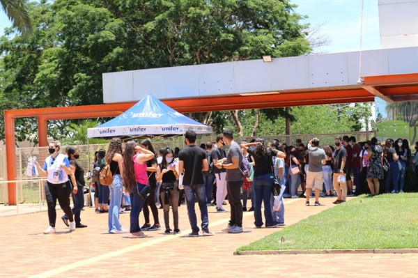 Os participantes fizeram as provas de matemática e de ciência da natureza, que engloba química, física e biologia (Foto: Unifev)