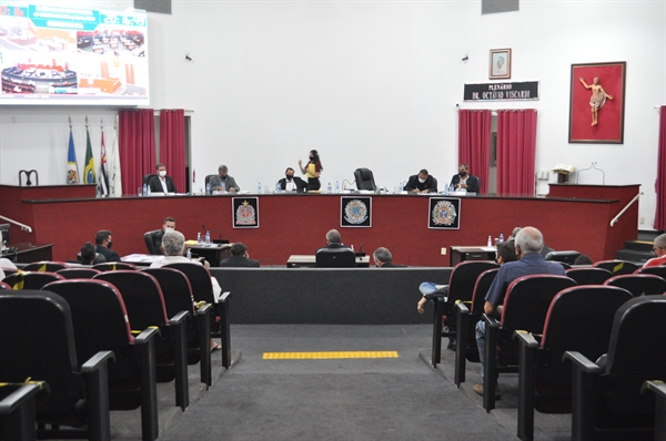 Foi aprovado, por dez votos a três, o projeto que institui férias e 13º salário para vereadores (Foto: A Cidade)